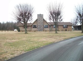 81 Shiloh Rd, Lafayette, TN 37083