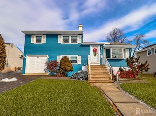 20 Alastair Pl, Colonia, NJ 07067