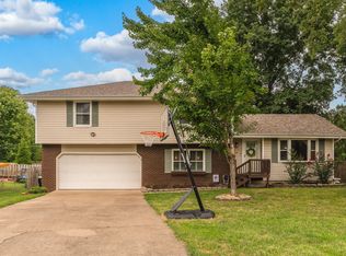 719 E Westchester Ct, Springfield, MO 65810