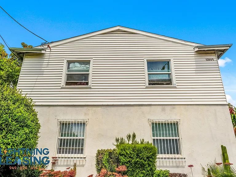 12805 Vanowen St #1 — Photo 9