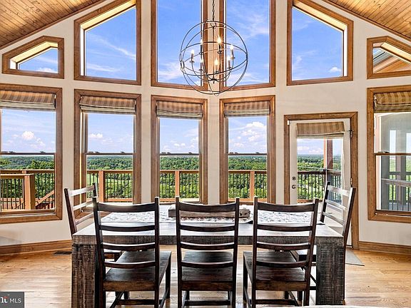 5th image of 80 Mountainside Ct