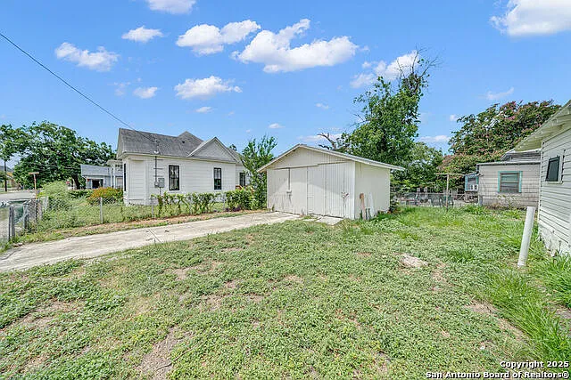 530 E Carson St — Photo 3