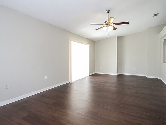 5th image of 12738 Lake Vista Dr