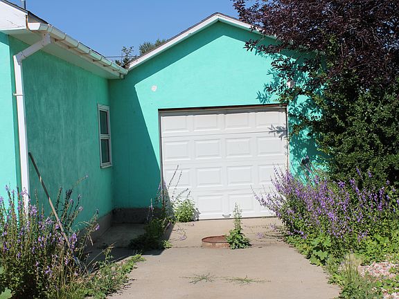 2nd image of 858 N Pine St