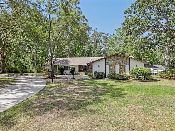 1221 Candlelight Blvd, Brooksville, FL 34601