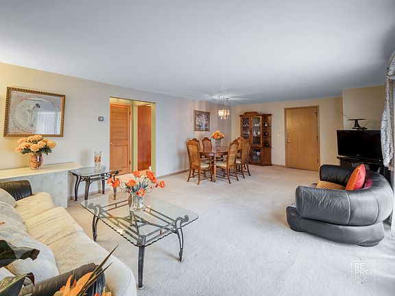5th image of 6515 N Northwest Hwy APT 3H