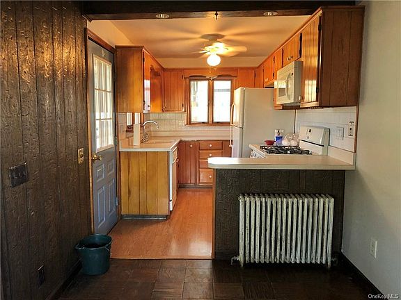 5th image of 35 Blanche Ave
