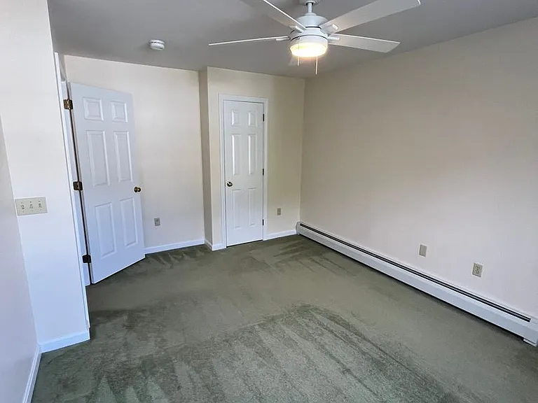 58 Stonington Cir — Photo 16