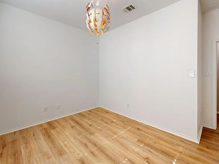 314 Sycamore St — Photo 13