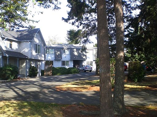 3rd image of 324 NE Izett St APT B102