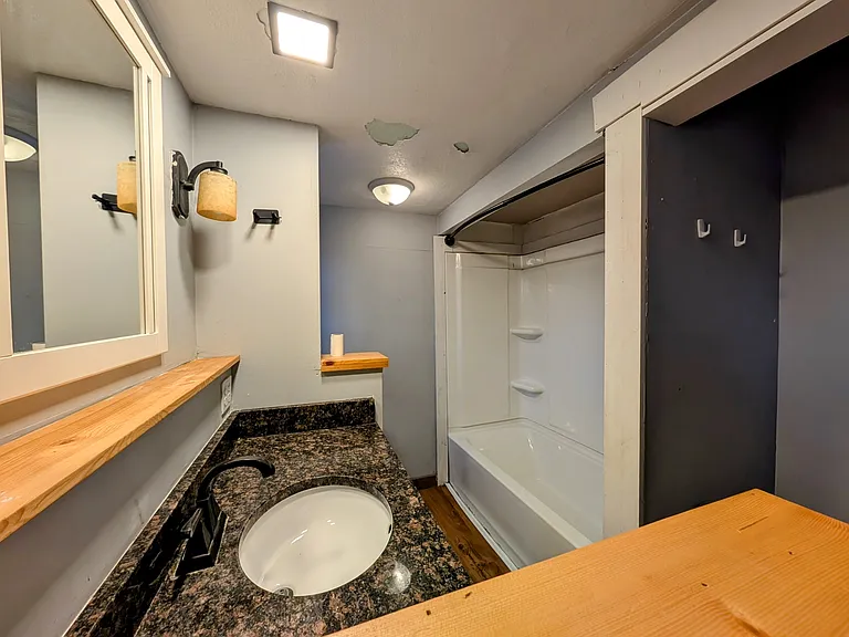 304 Oak Ave SW — Photo 13