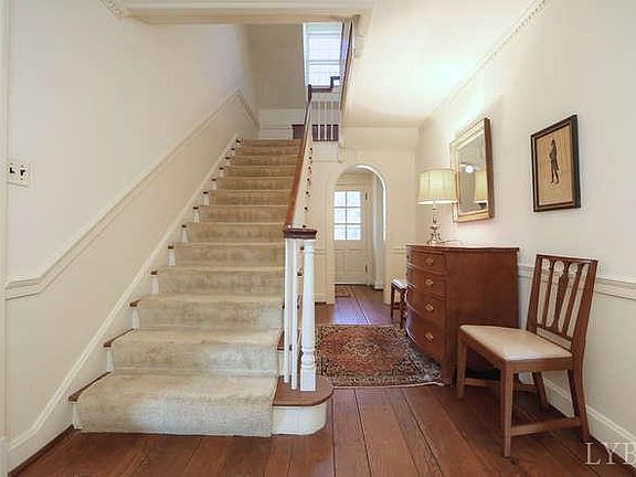 4th image of 3332 Woodridge Pl