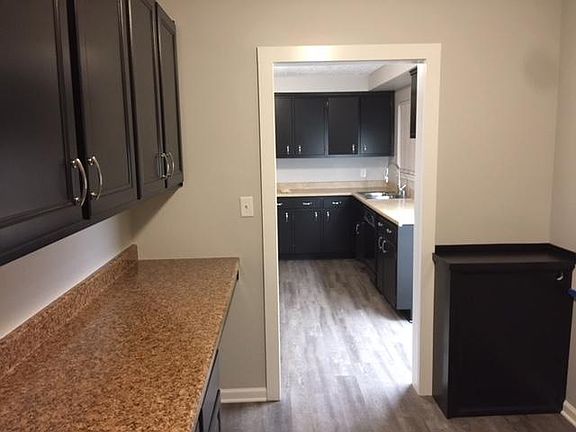 2nd image of 4616 Meadow Ln