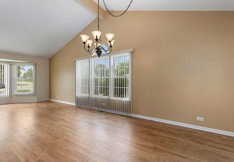 1003 S Finley Rd — Photo 10