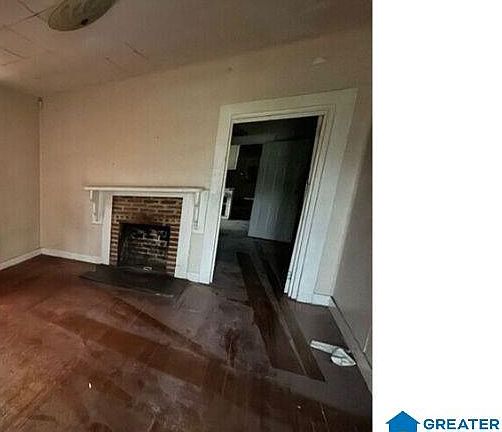 3rd image of 2516 Pleasant Valley Rd