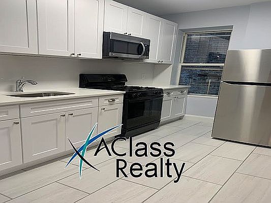 2nd image of 2512 27th St #1A