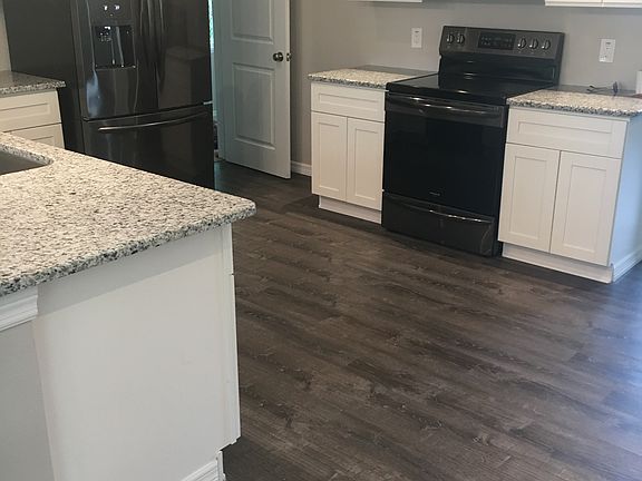 4th image of 2664 2nd St