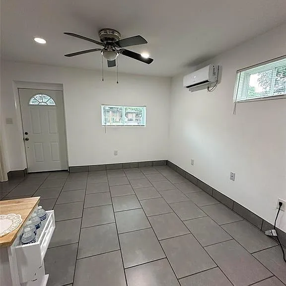 614 Ross St — Photo 5