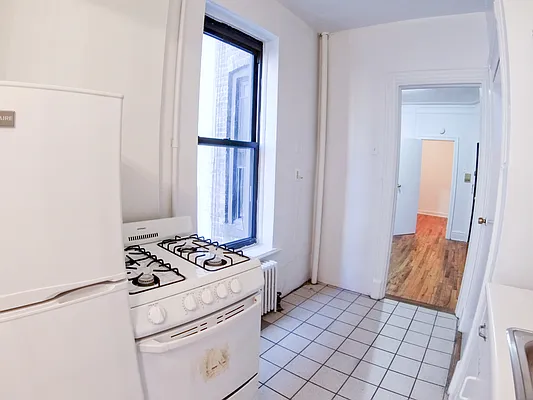 Rented by Urban Real Estate Inc | media 30