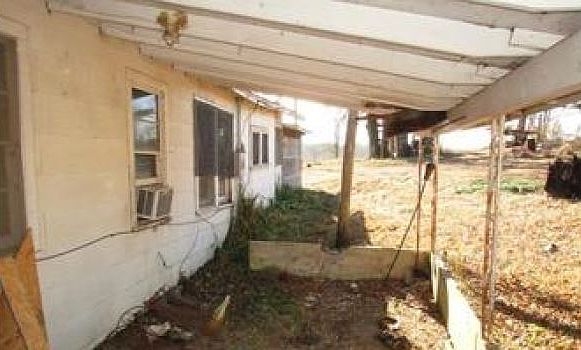 2nd image of 4767 Damascus Rd