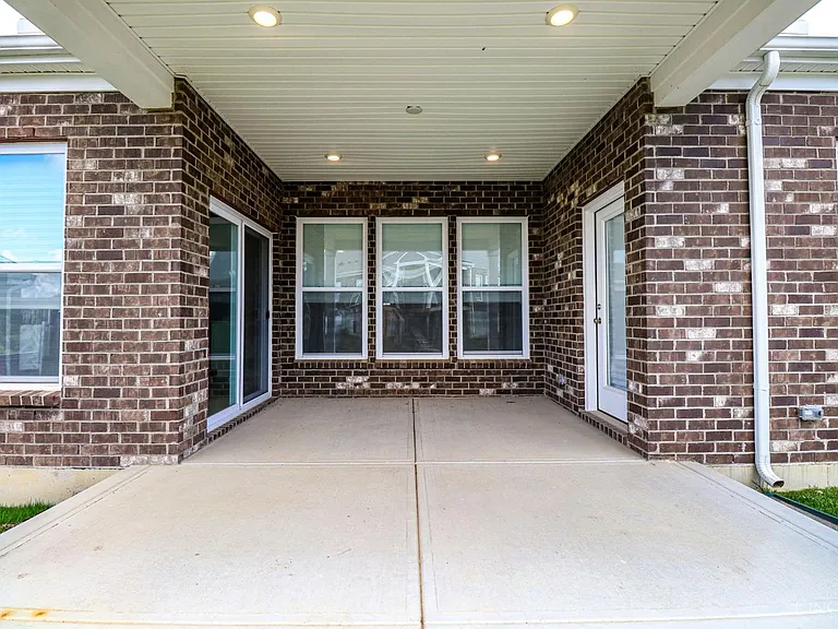 5606 Callaway Dr — Photo 17
