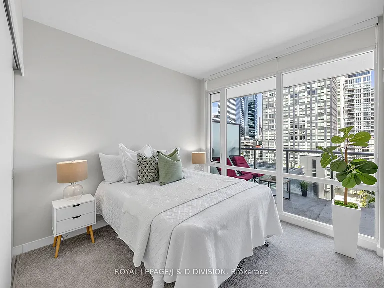 170 Fort York Blvd #1008 — Photo 11