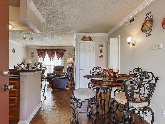3rd image of 2511 Metairie Lawn Dr #216