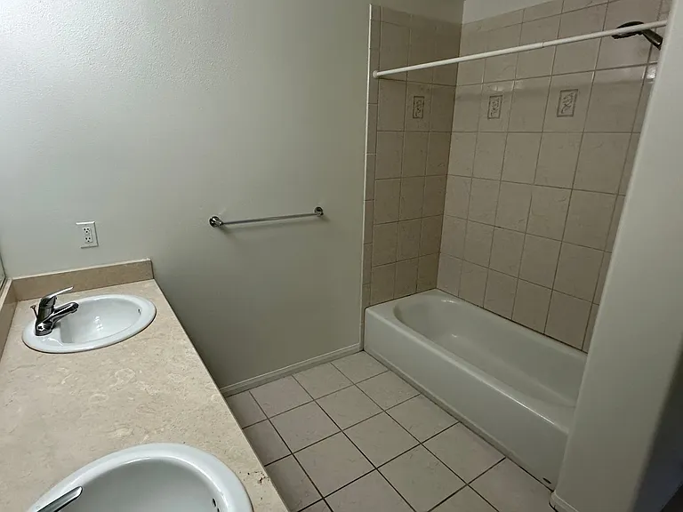 Berendo Terrace Apartment Homes — Photo 13