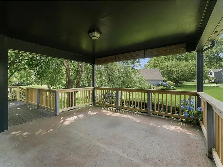 131 Taylor Rd — Photo 12