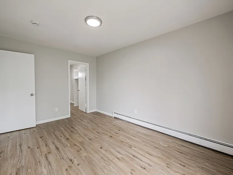132 Huronview Ct — Photo 14