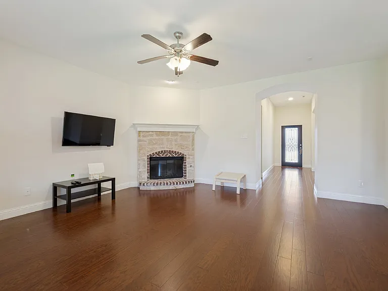 1421 Grackle Dr — Photo 5