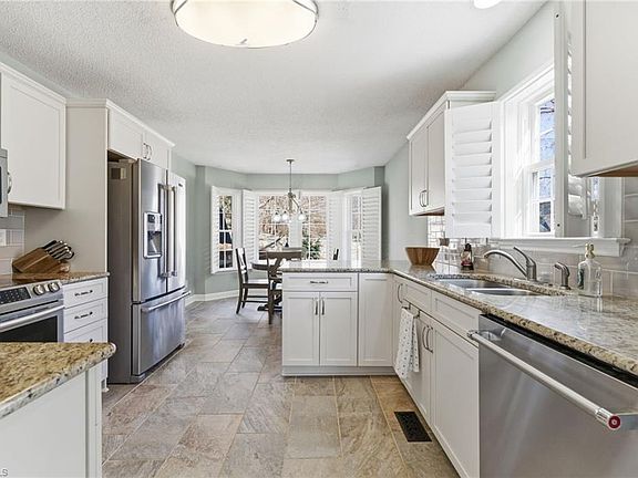 5th image of 7640 Abington Dr