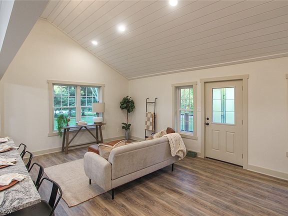 5th image of 10138 W Middletown Rd