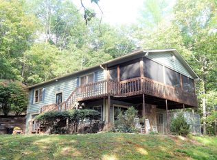 2073 Settawig Rd, Brasstown, NC 28902