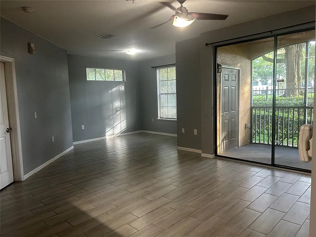 2 bed, 2.0 bath, 1124 sqft, $1,750 — Photo 2