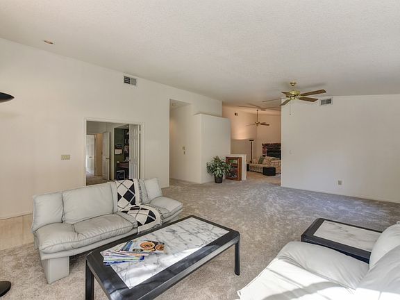 4th image of 9158 Old Creek Dr
