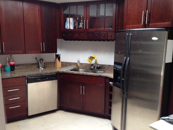2nd image of 2205 N Lincoln Ave Penthouse 4N