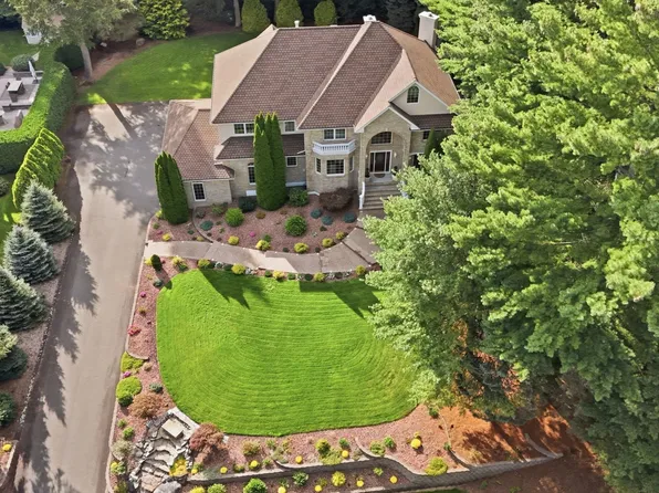 168 Southwood Dr, Ludlow, MA 01056