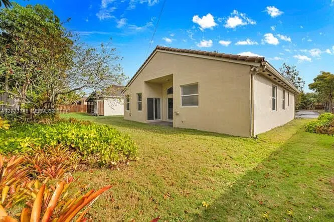 18322 SW 94th Ct — Photo 27