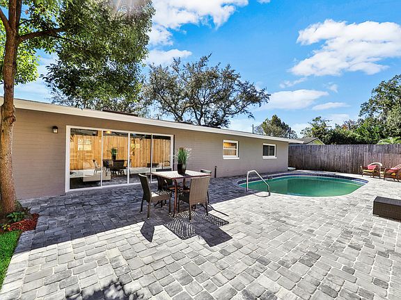3rd image of 4045 San Bernado Dr