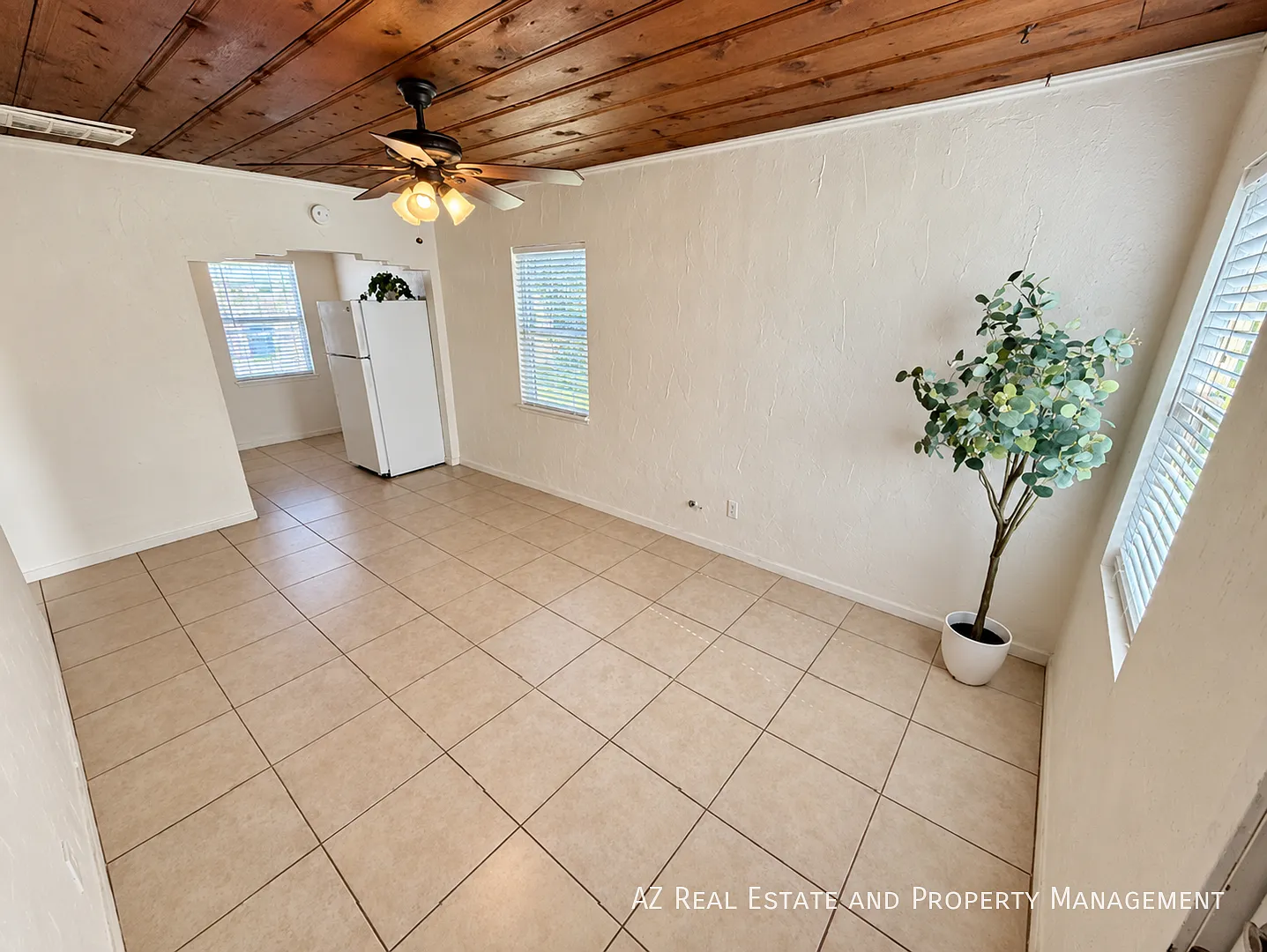 Prime Phoenix Living at an Exceptional Value $500 deposit + One month FREE on a 13 month lease! — Photo 4