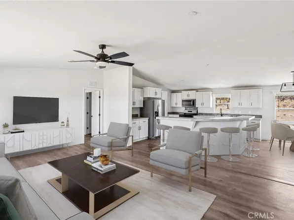 537 Calaveras Rd, Pinon Hills, CA 92372