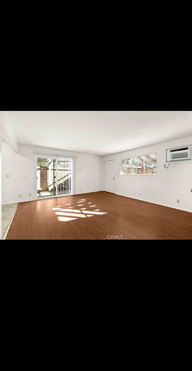 Building Photo - 1444 Warner St #A/B