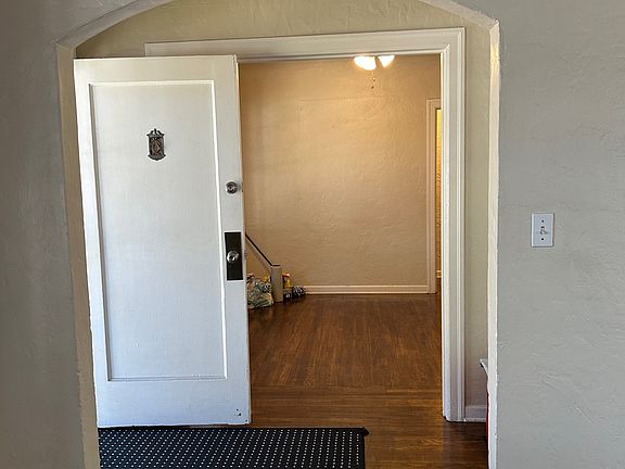 3rd image of 195 Filomena Ave