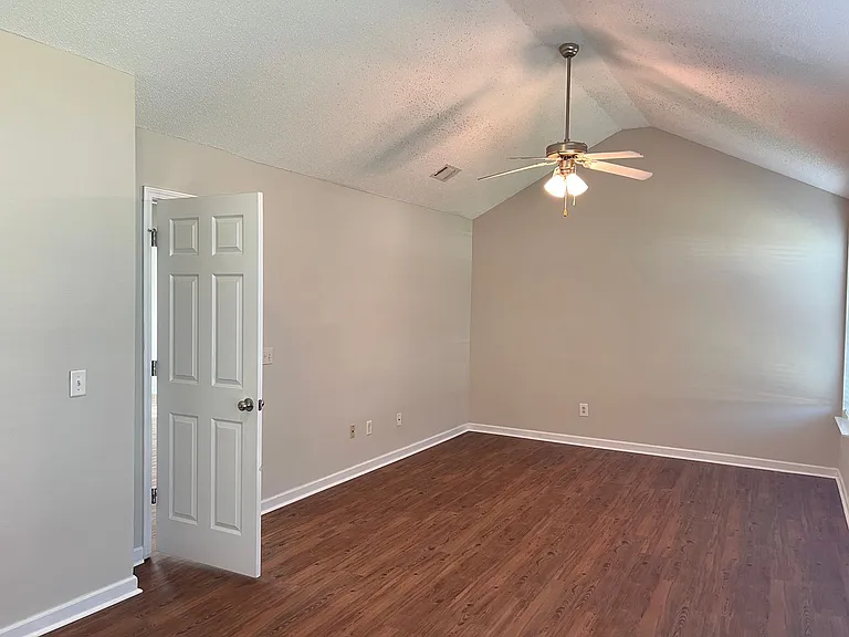 401 Timberwind Dr — Photo 16