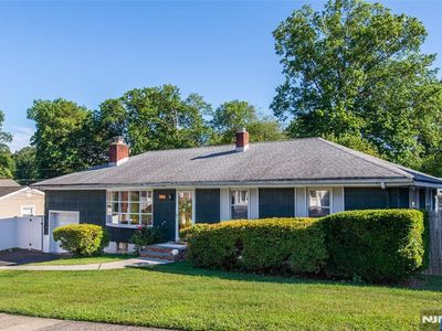 142 Manhattan Ave, Waldwick, NJ, 07463