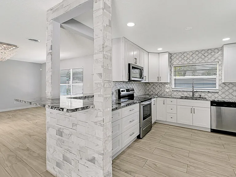 4343 Webber St — Photo 5