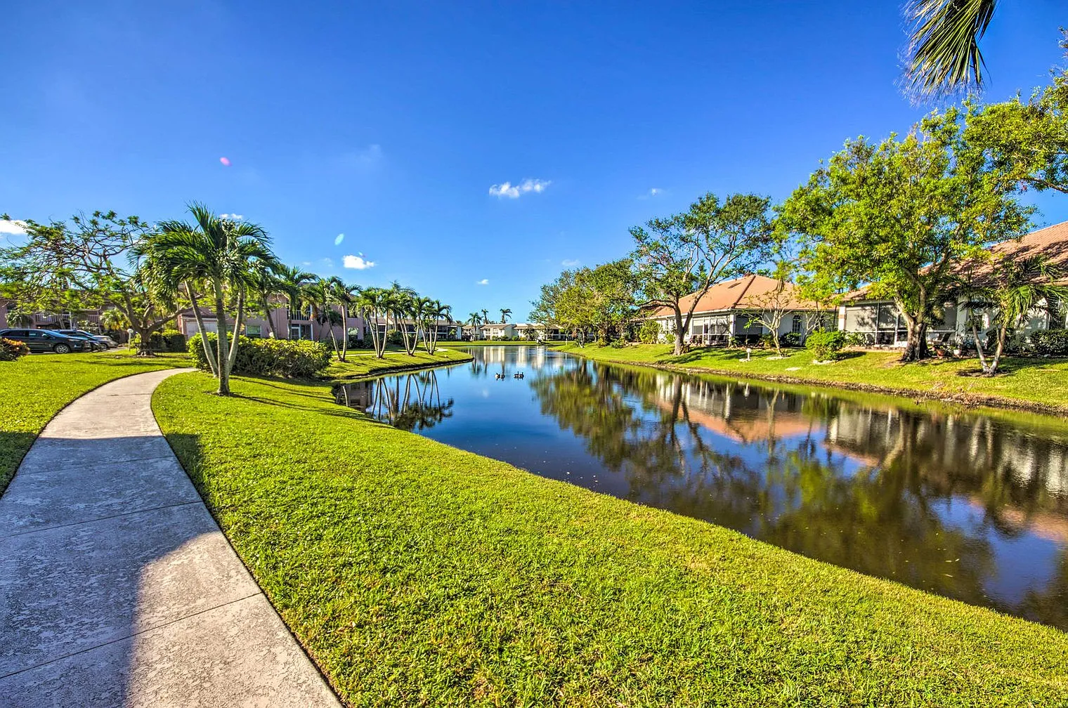 3 bed, 2.0 bath, 1345 sqft, $2,715 — Photo 3