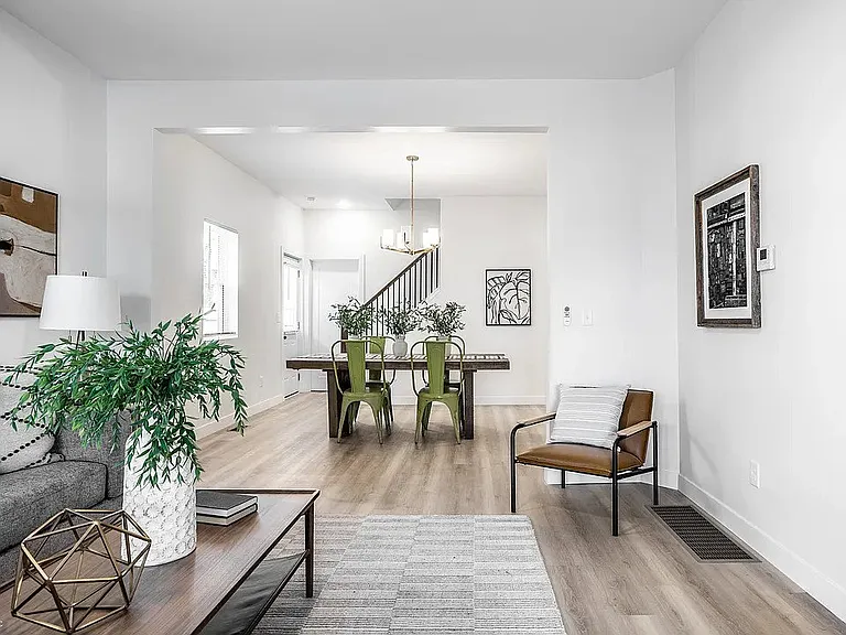849 N Oakland Ave — Photo 11