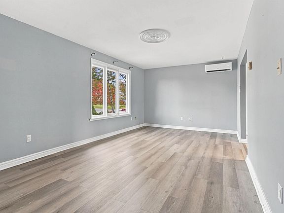 5th image of 853 Herring Cove Rd
